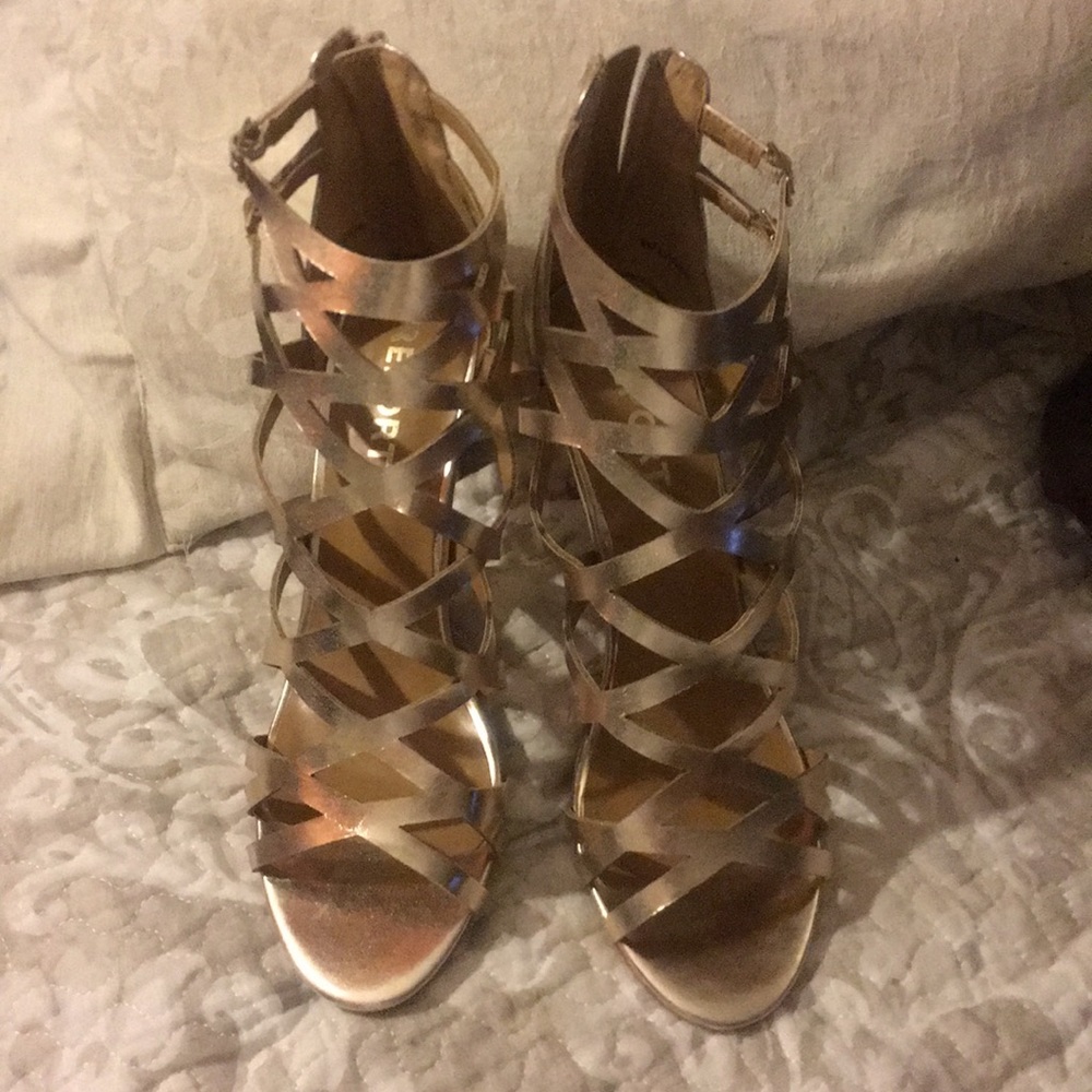 brand new Report shoes